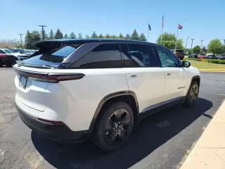 2024 Jeep Wagoneer S