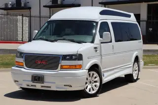 2022 GMC Savana Cargo Van