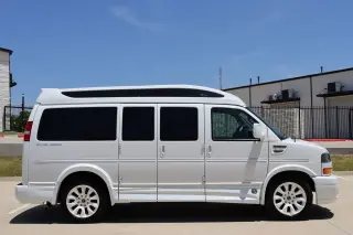 2022 GMC Savana Cargo Van