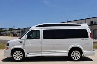 2022 GMC Savana Cargo Van