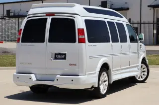 2022 GMC Savana Cargo Van
