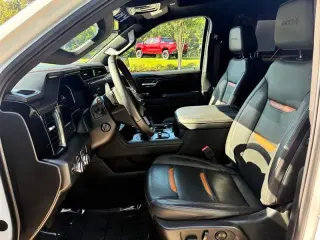 2025 GMC Sierra 1500 AT4 Crew Cab 4WD