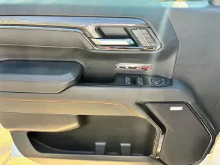 2025 GMC Sierra 1500 AT4 Crew Cab 4WD