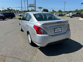 2019 Nissan Versa 1.6 S 5M