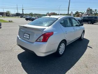 2019 Nissan Versa 1.6 S 5M
