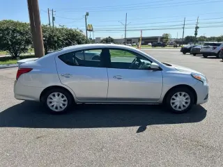 2019 Nissan Versa 1.6 S 5M