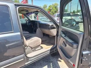 2003 Chevrolet Tahoe BASE