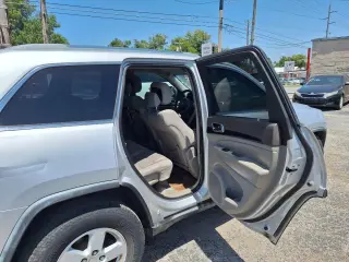 2011 Jeep Grand Cherokee LAREDO
