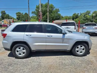 2011 Jeep Grand Cherokee LAREDO