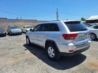 2011 Jeep Grand Cherokee LAREDO