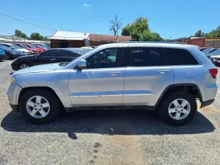 2011 Jeep Grand Cherokee LAREDO