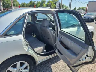 2000 Toyota Avalon XL