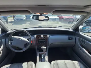 2000 Toyota Avalon XL