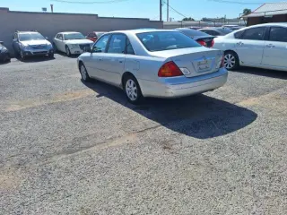 2000 Toyota Avalon XL