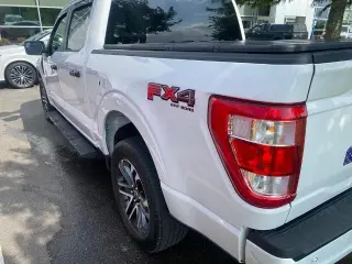 Ford F-150 2022 4x4 XL 4dr SuperCrew 5.5 ft. SB