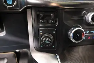 Ford F-150 2022 4x4 Platinum 4dr SuperCrew 6.5 ft. SB