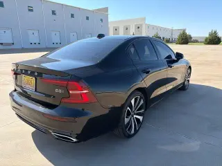 Volvo S60 2022 AWD B5 Momentum 4dr Sedan