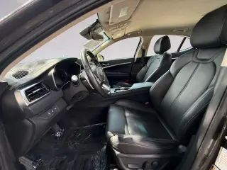 Genesis G70 2025 2.5T Standard 4dr Sedan