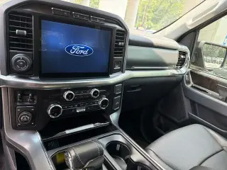 Ford F-150 2021 4x4 Lariat 4dr SuperCrew 5.5 ft. SB