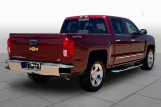 Chevrolet Silverado 1500 2017 4x4 LTZ 4 puertas Crew Cab batea corta de 5.8 pies