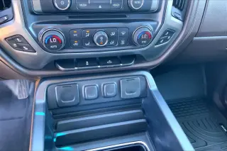 Chevrolet Silverado 1500 2017 4x4 LTZ 4 puertas Crew Cab batea corta de 5.8 pies