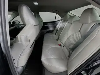 Toyota Camry 2021 SE Sedán de 4 puertas