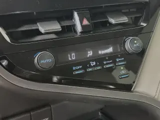 Toyota Camry 2021 SE Sedán de 4 puertas