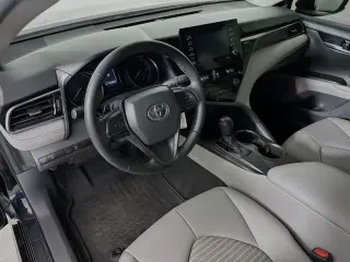 Toyota Camry 2021 SE Sedán de 4 puertas