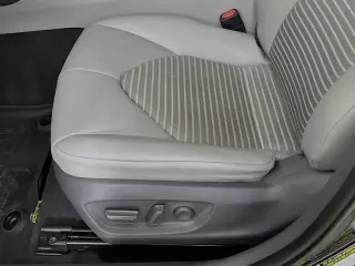 Toyota Camry 2021 SE Sedán de 4 puertas