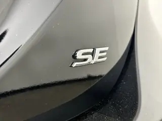 Toyota Camry 2021 SE Sedán de 4 puertas