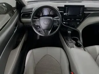 Toyota Camry 2021 SE Sedán de 4 puertas