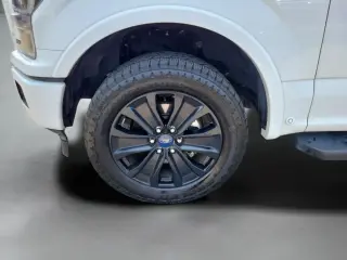 Ford F-150 2020 4x4 Lariat 4dr SuperCrew Caja corta de 5.5 pies