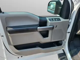 Ford F-150 2019 4x2 XLT 4 puertas SuperCrew batea de 5.5 pies