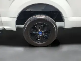 Ford F-150 2019 4x2 XLT 4 puertas SuperCrew batea de 5.5 pies