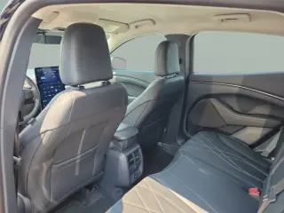Ford Mustang Mach-E Select SUV de 4 puertas 2024