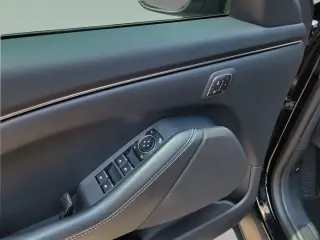 Ford Mustang Mach-E Select SUV de 4 puertas 2024