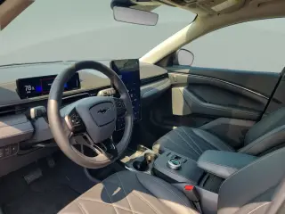 Ford Mustang Mach-E Select SUV de 4 puertas 2024