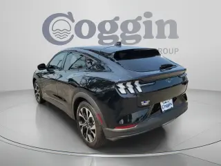Ford Mustang Mach-E Select SUV de 4 puertas 2024