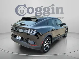 Ford Mustang Mach-E Select SUV de 4 puertas 2024