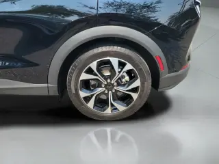 Ford Mustang Mach-E Select SUV de 4 puertas 2024