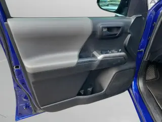 Toyota Tacoma 2023 4x4 TRD Off-Road Cabina de Acceso 4p Caja de 6.1 pies