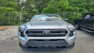 Toyota Tacoma 2024 4x2 SR 4 puertas Doble Cabina Caja Corta de 5.0 pies