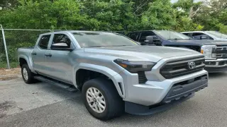 Toyota Tacoma 2024 4x2 SR 4 puertas Doble Cabina Caja Corta de 5.0 pies