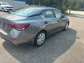Nissan Sentra 2024 S Sedán de 4 puertas