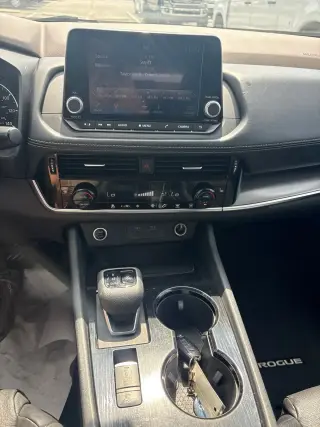 Nissan Rogue 2021 SV Crossover de 4 puertas