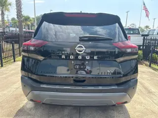 Nissan Rogue 2021 SV Crossover de 4 puertas