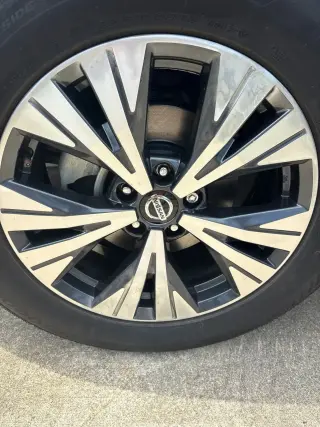 Nissan Rogue 2021 SV Crossover de 4 puertas