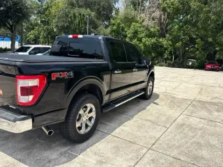 Ford F-150 2022 4x4 Lariat 4dr SuperCrew Caja de 5.5 pies