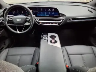 SUV Cadillac LYRIQ Tech de 4 puertas 2024