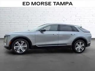 SUV Cadillac LYRIQ Tech de 4 puertas 2024